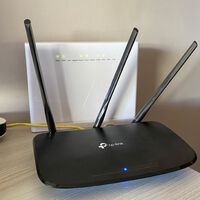 Colocar las antenas de tu router para mejorar la WiFi tiene truco: así puedes lograr la mayor cobertura en casa 