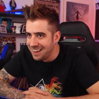 AuronPlay vuelve a Twitch y supera los 15 millones de seguidores: remodeló parte de su setup y enseñó los cambios 