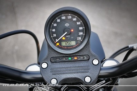 Harley-Davidson Sportster Iron 883