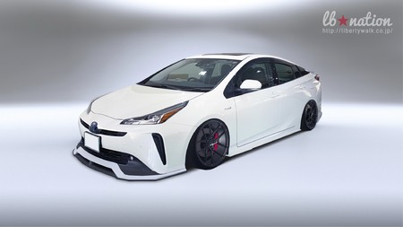 ¿Te aburre como se ve tu Prius? Liberty Walk ofrece este kit estético para mejorarlo