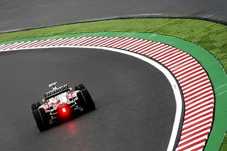 f1_kamui-kobayashi-con-toyota-en-lugar-de-glock-durante-los-primeros-libres-en-suzuka.jpg