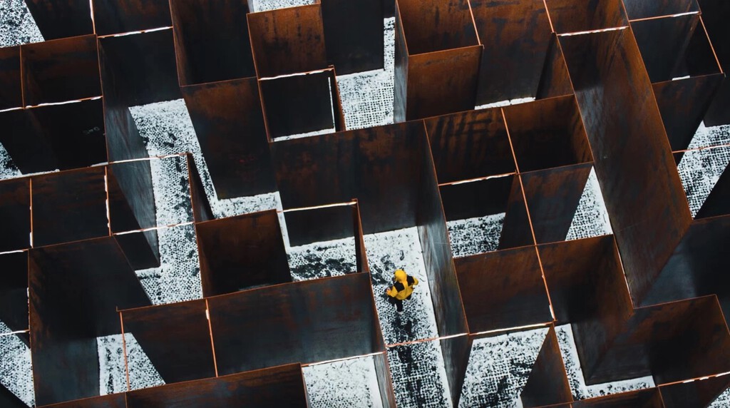 Tequila, drogas y laberintos procedurales: la increíble historia de un algoritmo que generaba mundos aleatorios 30 años antes que Minecraft 