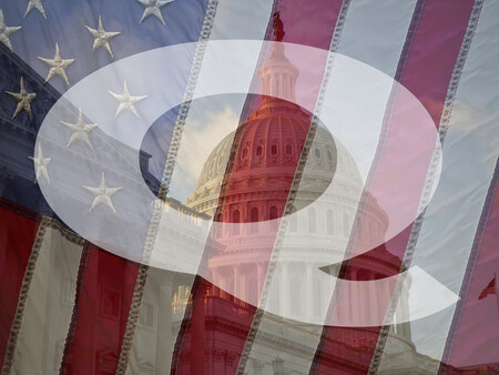 QAnon en el punto de mira: Twitter ha suspendido más de 70.000 cuentas del movimiento y Amazon retira 'merchandising'