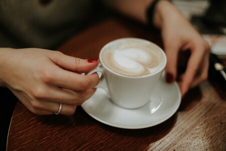El consumo diario de cafeína en apreciables cantidades podría modificar estructuralmente el cerebro según un estudio