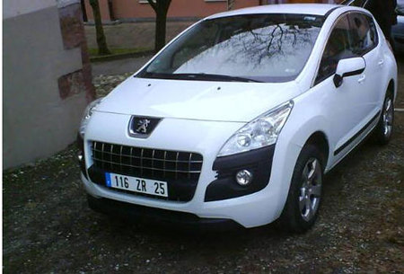 Más imágenes del Peugeot 3008 sin camuflaje