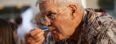 La ciencia ha investigado cuánto tiempo se acorta nuestra vida al comer un perrito caliente y ya tiene la respuesta: 35 minutos