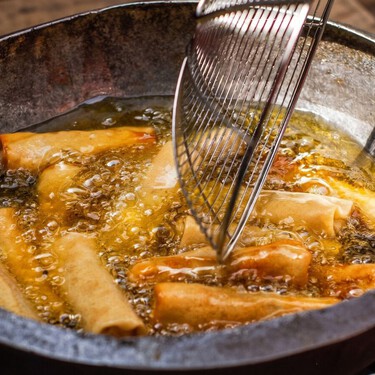 Poca gente lo sabe: según experto, este es el número de veces que se puede reutilizar el aceite para cocinar