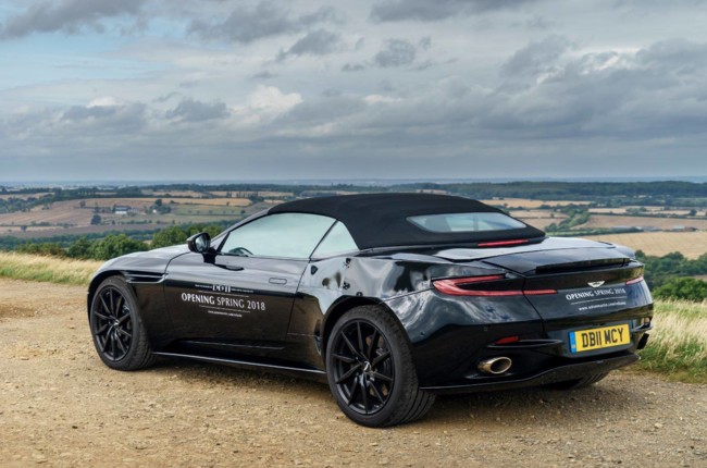 Aston Martin DB11 Volante