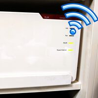 No me fío ni de mi sombra, así que he montado una red Wi-Fi solo para invitados a la que se accede con un QR