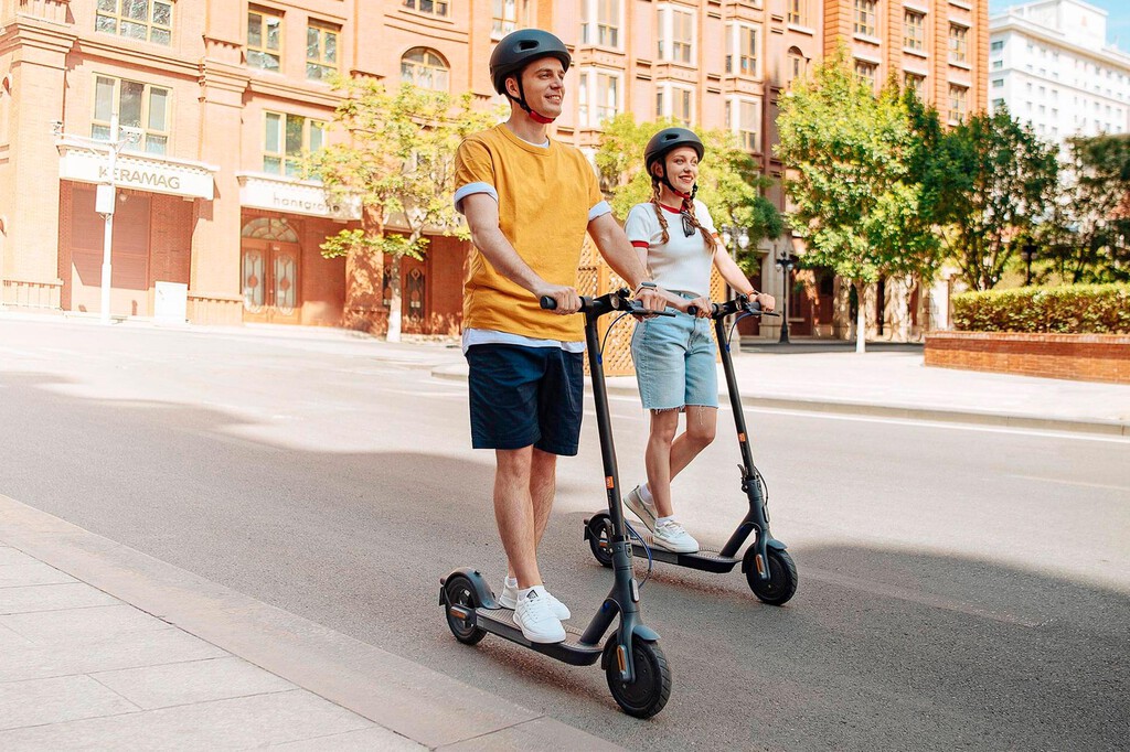 Empezar el año estrenando patinete eléctrico sale por la mitad si eliges este Xiaomi de ofertón en El Corte Inglés 