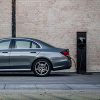 El nuevo Mercedes-Benz Clase E estrenará en breve motores de 4 cilindros y más autonomía para el híbrido enchufable E 300de