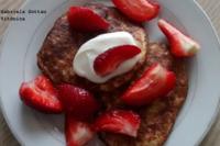 Tortitas de avena y plátano para el desayuno. Receta saludable
