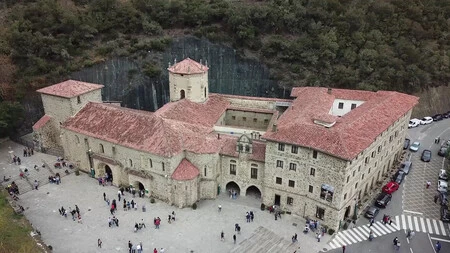 El Corte Ingles Reta Al Imserso Con Un Baratisimo Viaje A Una Preciosa Zona De Playa Y Montana Pension Completa Y Transporte Incluido