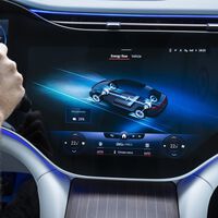 Es oficial: las marcas de coches se han empeñado en fulminar los botones y sustituirlos por la solución más irritante para los conductores