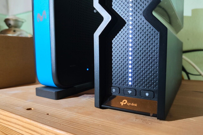 Poner una moneda encima del router para mejorar el WiFi: la explicación ...