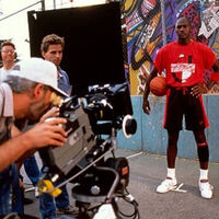 Un jovencísimo Zack Snyder debutó como director en una película de Michael Jordan que puedes ver 100% gratis en YouTube