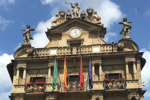 La Plaza Consistorial o del Ayuntamiento, tesoro arquitectónico de Pamplona