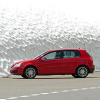 A pesar de lo que dice Feijoo que los coches sean cada vez más antiguos no tiene por qué ser malo