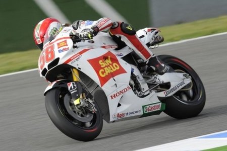 MotoGP Portugal 2011: primeros libres que nos dan alguna pauta