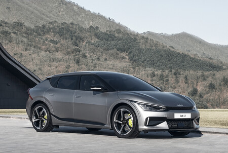 El KIA EV6 inaugura la era eléctrica de KIA con aceleración de Taycan y 510 km de autonomía