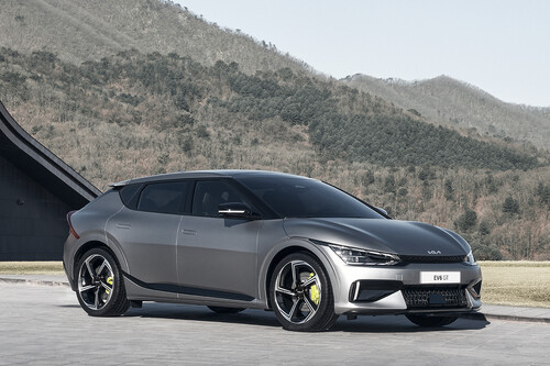 El KIA EV6 inaugura la era eléctrica de KIA con aceleración de Taycan y 510 km de autonomía