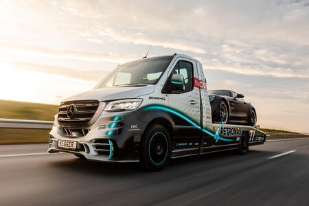 Mercedes-Benz Sprinter Petronas Edition by Kegger: el trabajo de un carocero que se inspiró en los F1 de la marca alemana