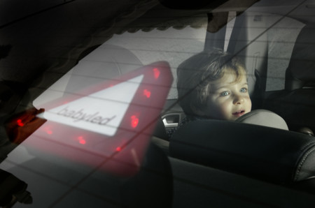 BabyLed, un dispositivo luminoso que indica a los demás cuando llevas a tu bebé en el coche