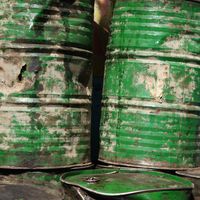 A Europa le sobra petróleo: el oro negro de EEUU se muere de risa en barcos a la espera de que se lo compremos