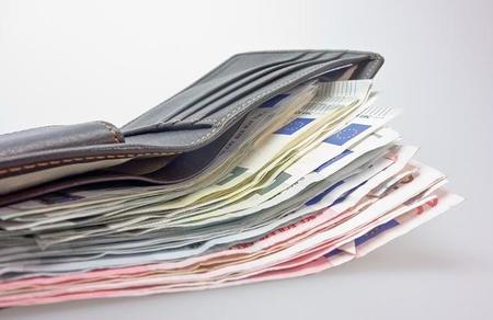 ¿Se puede calcular el beneficio que obtiene el banco por nuestro negocio?