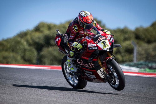 Álvaro Bautista sentencia el mundial de marca de Superbikes para Ducati en otro paseo triunfal en Portimao