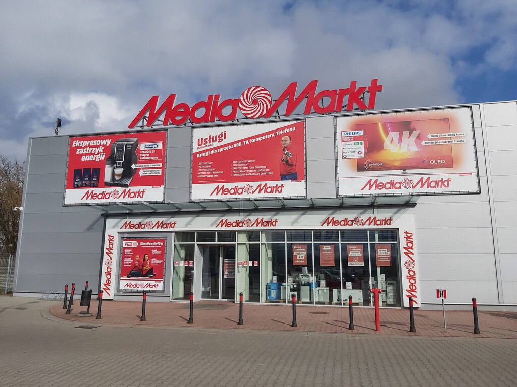 MediaMarkt tira el precio de estos dispositivos inteligentes con descuentos de hasta el 30%: termostato WiFi, tira LED y mucho más