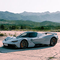 KTM se hizo tan grande vendiendo motos que creó uno de los mejores coches superdeportivos. Ahora lo ha tenido que vender a una empresa de cervezas para sobrevivir a su peor crisis 