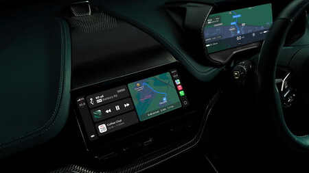 Apple Aple Carplay Aston Martin
