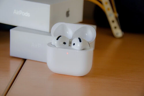 AirPods 4