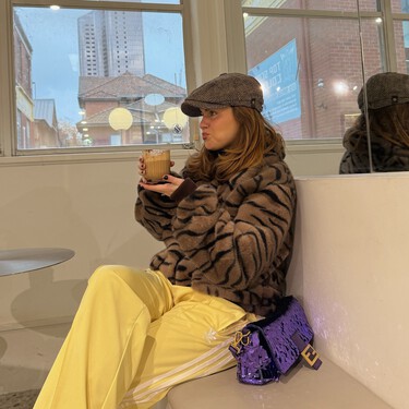 El nuevo lanzamiento de New Balance son las zapatillas color vainilla que llevaremos con los looks chocolate