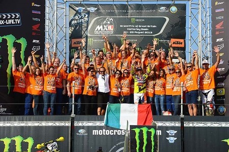 Clement Desalle y Glen Coldenhoff ganadores en Gran Bretaña. Antonio Cairoli Campeón del Mundo de MX1