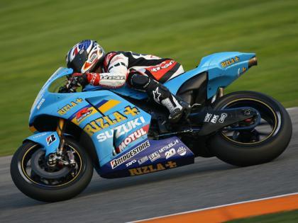Álex Crivillé prueba la Suzuki GSV-R de John Hopkins