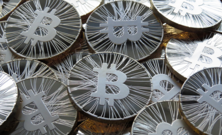 Las carteras bitcoin vuelven a la App Store tras el cambio de normativa