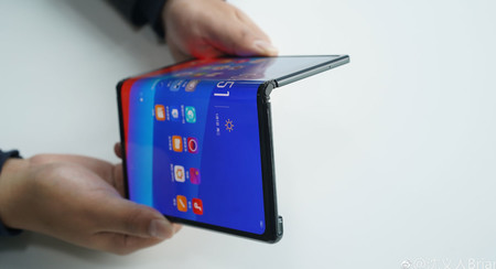 OPPO muestra su móvil plegable a lo Huawei Mate X, pero no se pondrá a la venta salvo que haya suficiente interés