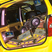 Meterle bien de subwoofer al coche es divertido... Hasta que te explota el airbag en la cara