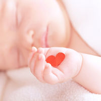 El mejor regalo de Navidad: recibe un nuevo corazón y se convierte en el bebé trasplantado más pequeño de la Unión Europea