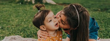 "Esta enfermedad te obliga a vivir con miedo": hablamos con la madre de Irina, la niña que no siente dolor, frío ni calor.