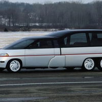 Chrysler inventó la miniván y también estuvo a punto de arruinarla para siempre: así imaginaban el futuro de la Voyager, que afortunadamente jamás se produjo 