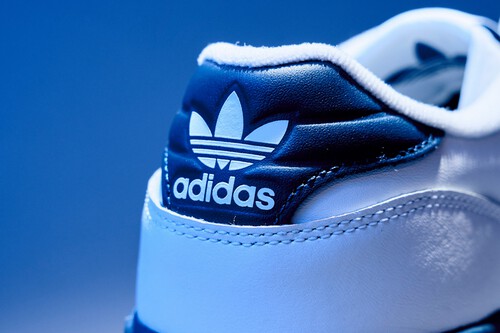 Adidas se prepara para el Black Friday con una liquidación anticipada: todo a mitad de precio 