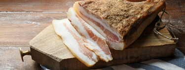 Guanciale, el embutido italiano (casi) imprescindible de la carbonara: qué es, en qué se diferencia del beicon y cómo sustituirlo