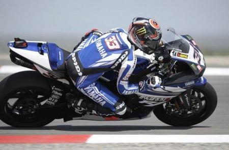 Marco Melandri en acción Donington