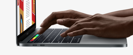 Cargar tu iPhone o iPad con los nuevos MacBook Pro te va a salir caro