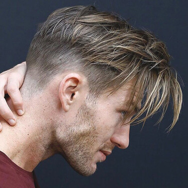 Apuesta por la elegancia sin esfuerzo de este corte de cabello versátil para hombre que nunca pasa de moda