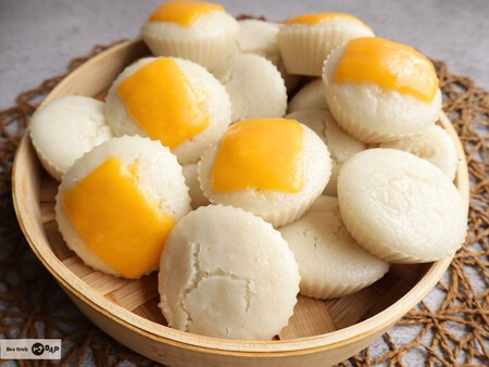 Puto filipino: esponjosos bizcochitos de arroz al vapor con leche de coco, fáciles y sin gluten