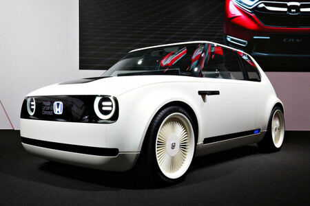 Coche E